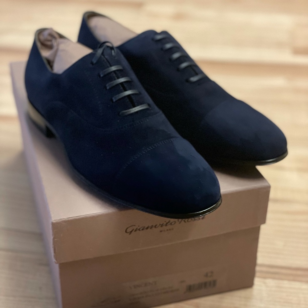 Gianvito Rossi men’s lace-up shoes in navy suede.